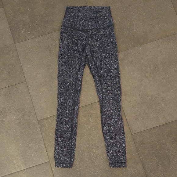lululemon athletica Black and White Patterned Leggings - Picture 1 of 4